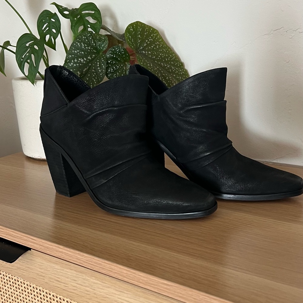 Vince Camuto Black Ankle Booties with Chunky Heel